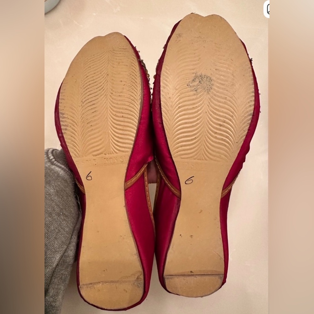 Traditional Pakistani Magenta & Chocolate Hand-Embroidered Khussas - Size 6 - Picture 8 of 13